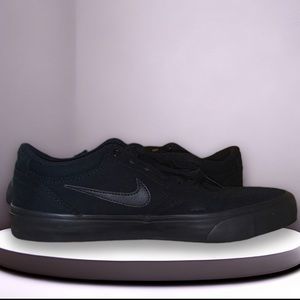 Black Nike Shoes For Men or Women